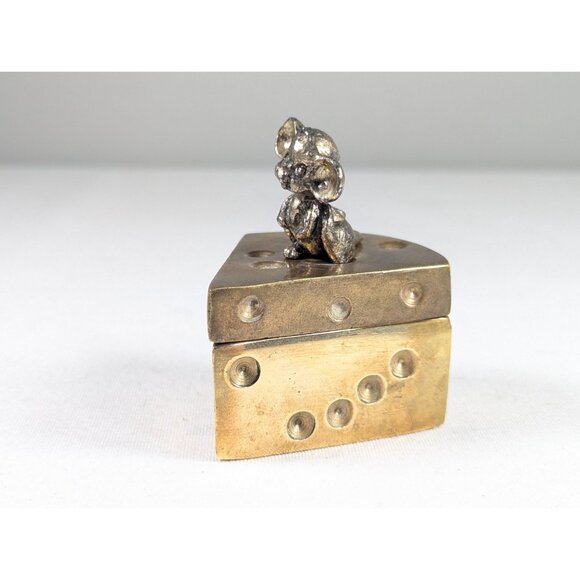 Vintage Brass Mouse on Cheese wedge Trinket Box, Taiwan Brass Ring Box, Jewelry - Picture 5 of 10